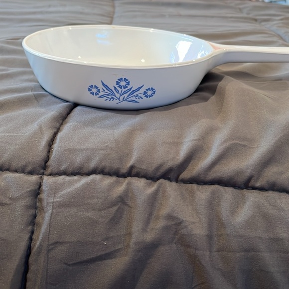 Corning Ware small fry pan Cornflower Pattern. - Picture 4 of 5